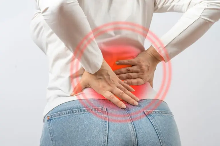 Zapalenie korzonków – jak się objawia? Przyczyny i leczenie