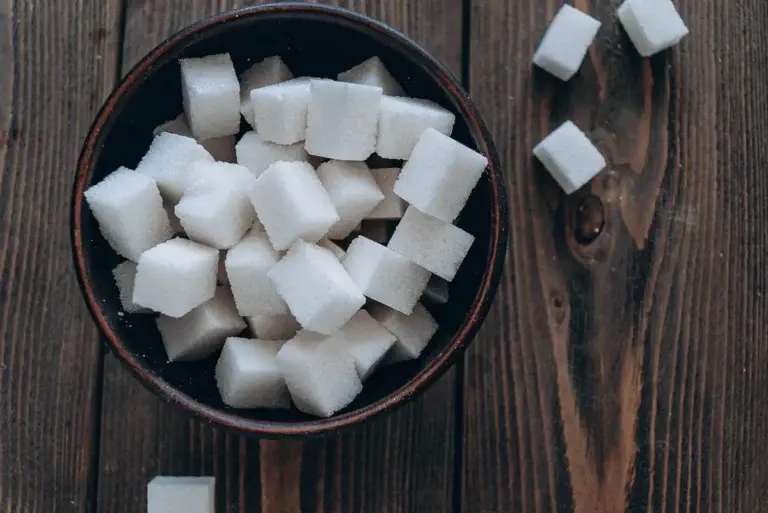 Glikacja i jej wpływ na proces starzenia skóry