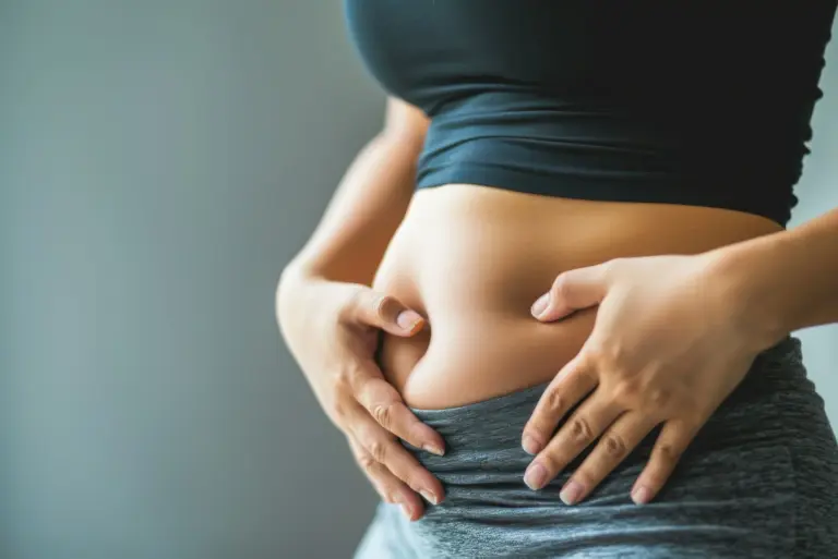 Brzuch tarczycowy – jak rozpoznać i zwalczyć otyłość brzuszną o podłożu hormonalnym