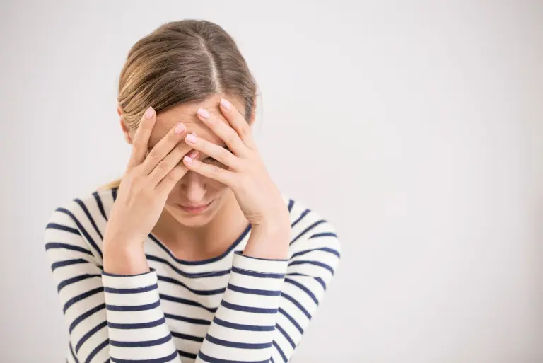 Przedwczesna menopauza – objawy, przyczyny, diagnostyka i leczenie