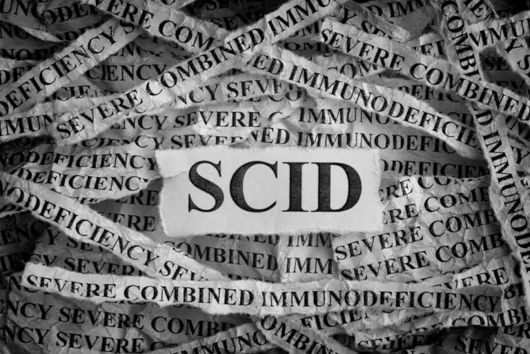 SCID – co to za choroba? Objawy, przyczyny, diagnostyka i leczenie