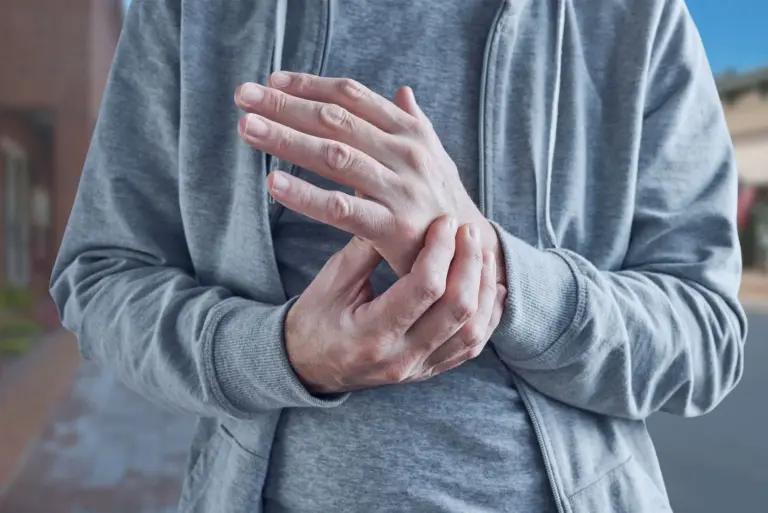 Ból neuropatyczny, czym się charakteryzuje? Objawy, przyczyny i leczenie