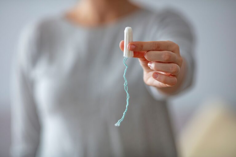 TSS (toxic shock syndrome): przyczyny, objawy i leczenie zespołu wstrząsu toksycznego