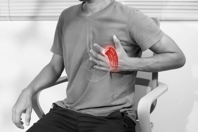 Jakie są objawy i przyczyny bólu śledziony? Diagnostyka i leczenie