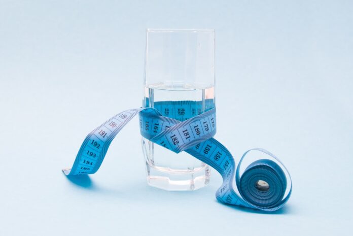 Czy_picie_wody_odchudza_cover