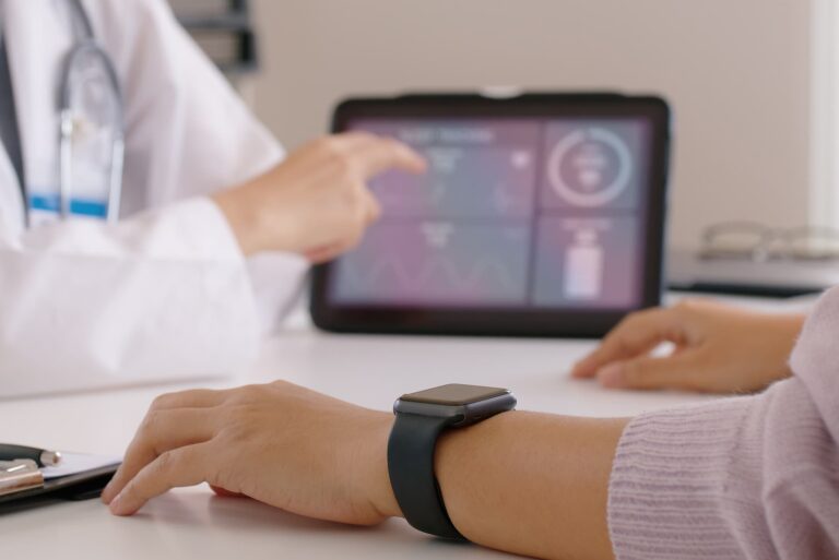 Mierzenie cukru (poziomu glukozy) bez kłucia – czy taki pomiar jest możliwy?