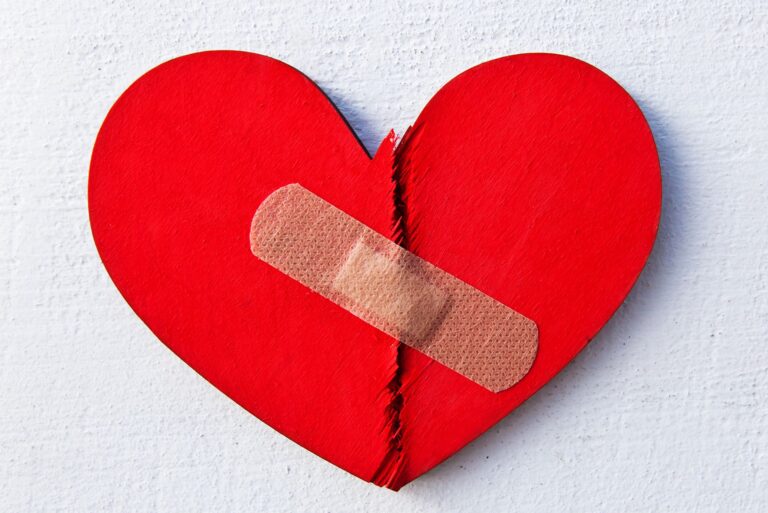 Takotsubo (zespół złamanego serca) – na czym polega i jakie daje objawy?